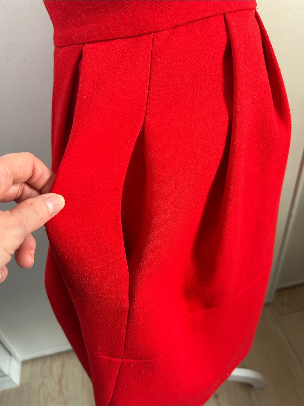 Banana Republic Stylish Bold Red Box Pleated Full A-Line Skirt - Picture 4 of 11